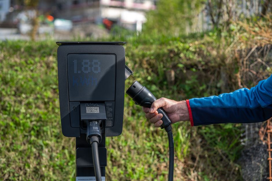 รีวิวสายชาร์จรถยนต์ไฟฟ้ายี่ห้อไหนดี 2024