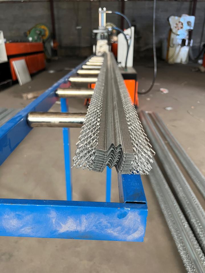 เหล็กชุบสังกะสี Double V Expanded Metal Control Joint Bead สำหรับงานฉาบปูนป้องกันรอยแตกร้าว