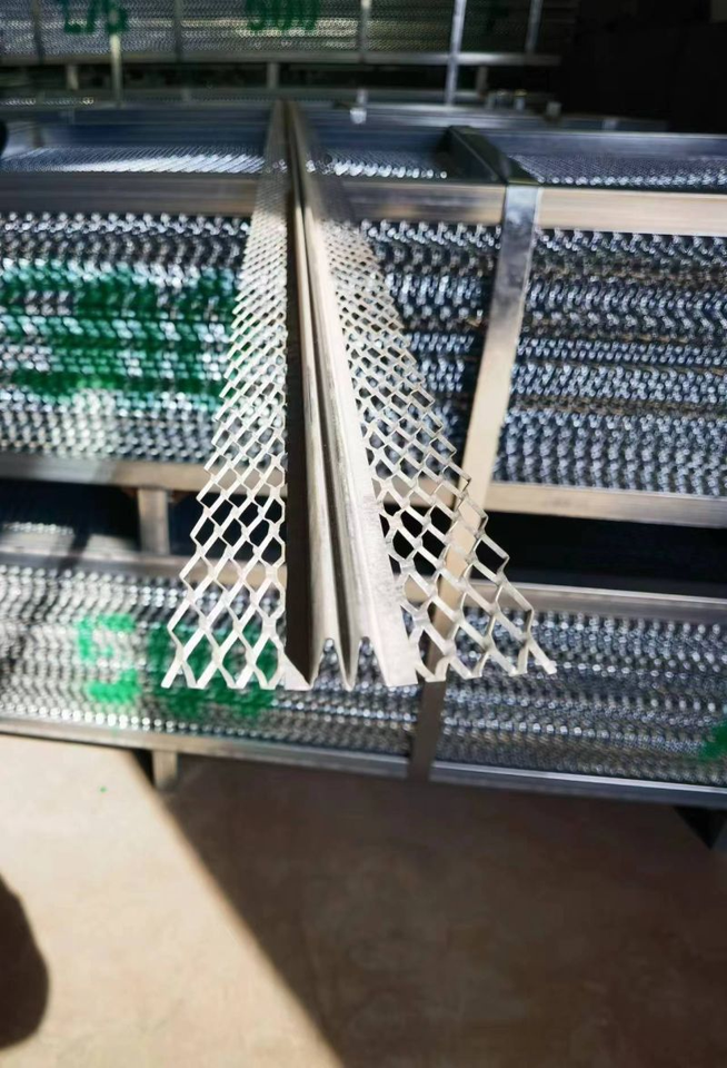 เหล็กชุบสังกะสี Double V Expanded Metal Control Joint Bead สำหรับงานฉาบปูนป้องกันรอยแตกร้าว