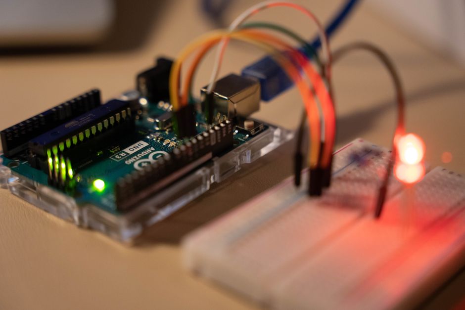 3. Chọn vi điều khiển (MCU) và bộ xử lý