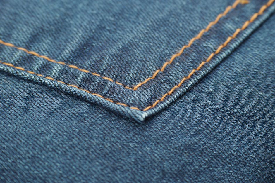2. Vải Denim – Chất Liệu Kinh Điển Không Thể Thay Thế