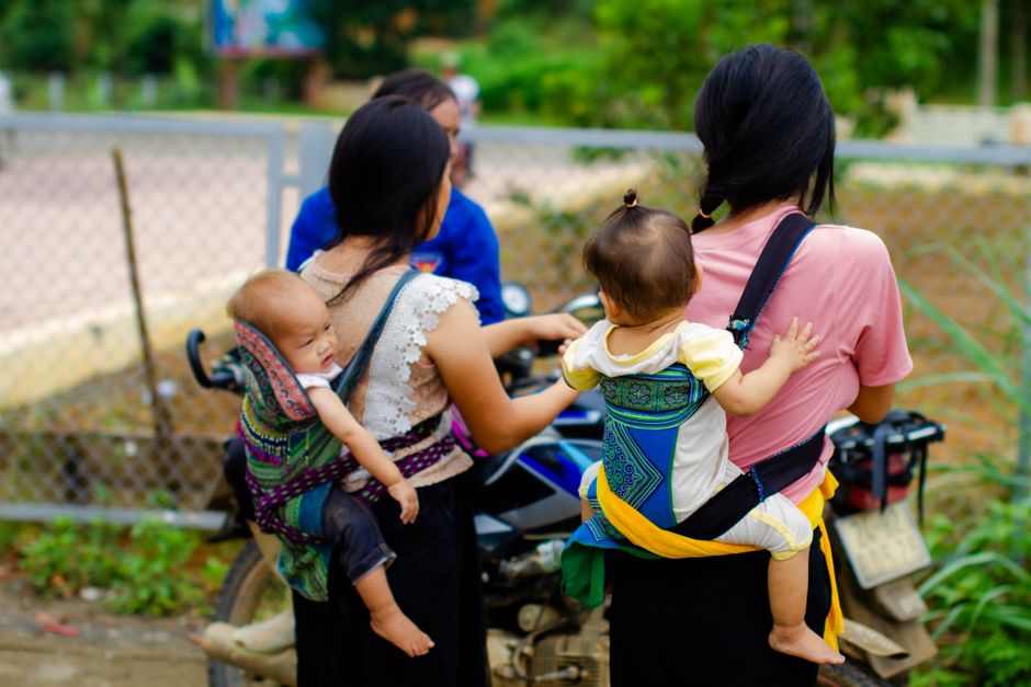 Mga Dapat Tandaan sa Pagpili ng Baby Carrier para sa Mainit na Panahon