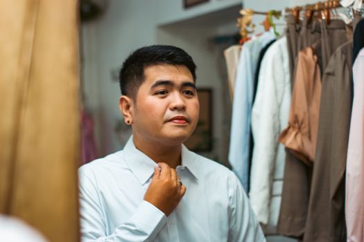 Paano Maglinis ng Puting Damit na may Mantsa - Epektibong Tips