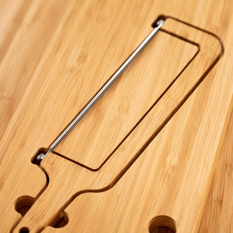 2-in-1 Bamboo Bread at Cheese Cutter na may Stainless Steel Wire at Cutting Board