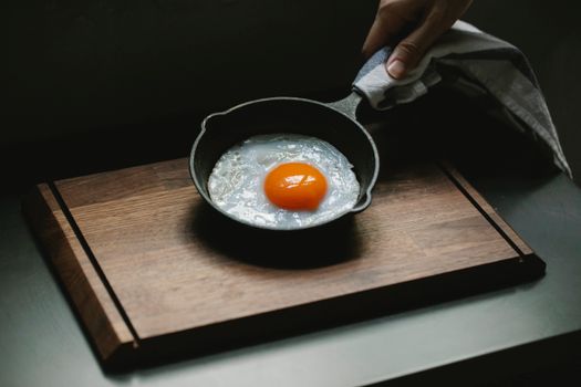Kailangan Bang Mag-Season ng Cast Iron Pan? Gabay at Tips