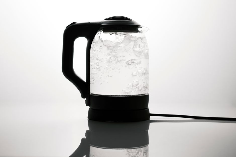 Electric Kettle vs Stovetop: Alin ang Matipid?