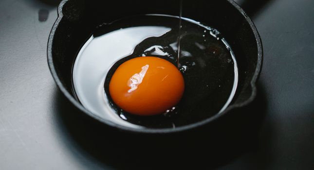Mga Tip sa Pag-aalaga ng Cast Iron Skillet