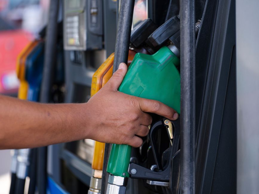 Paano Makalkula ang Fuel Consumption ng Generator