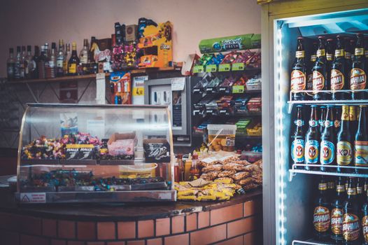 Mini Fridge vs Wine Cooler: Alin ang Mas Sulit?