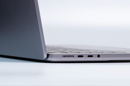 MagSafe केबल: कैसे काम करती है, फायदे और उपयोग