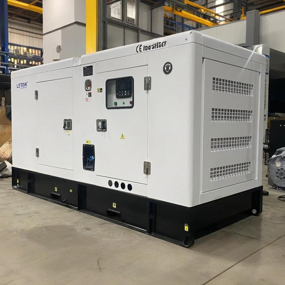 हाई परफॉर्मेंस वाटर कूल्ड साइलेंट डीजल जनरेटर सेट 400V/220V 50Hz