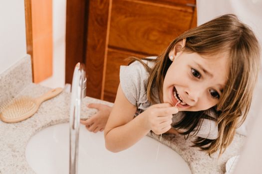 Best Dental Floss Sticks for Kids: 7 Fun Picks