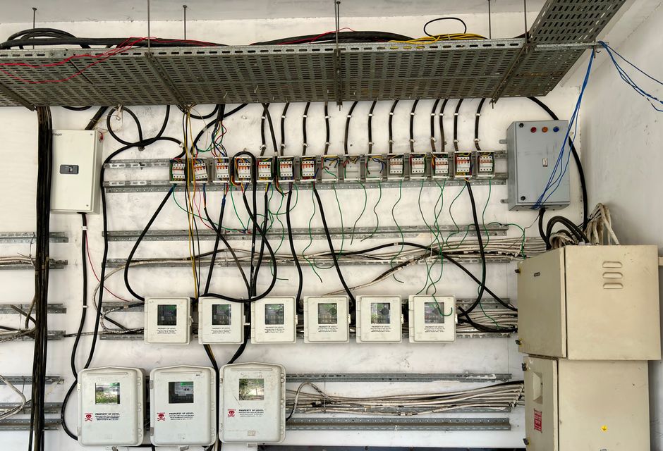 1. Generac RTSW200A3 Service Rated Transfer Switch