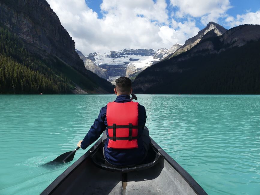 Is a life jacket legally required for canoeing?