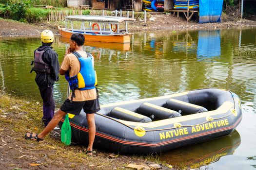 Inflatable Life Jacket Pros and Cons: Full Guide