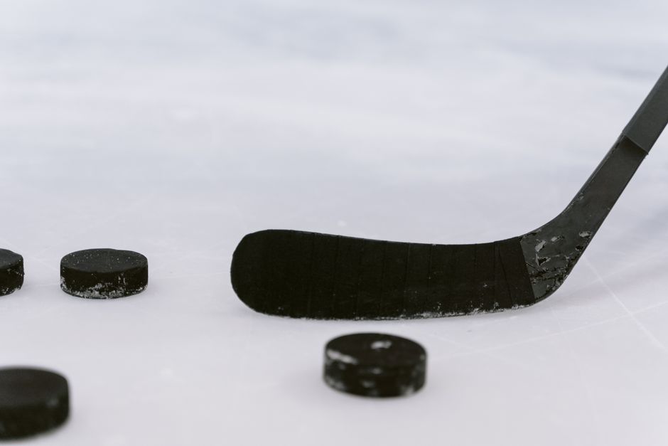 1. Tournament-Grade Carbon Fiber Mallets