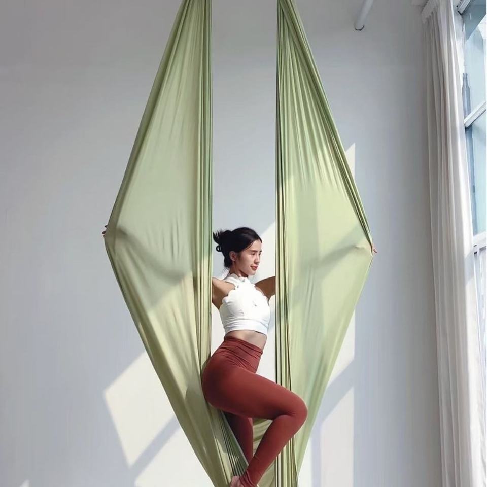 Professional Anti-Gravity Yoga Hammock 5x2.8m Thickened Aerial Elastic for Studio & Home 2