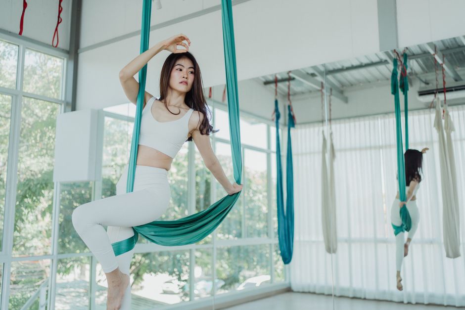 2. YOGABODY Yoga Trapeze — Best for Back Pain Relief