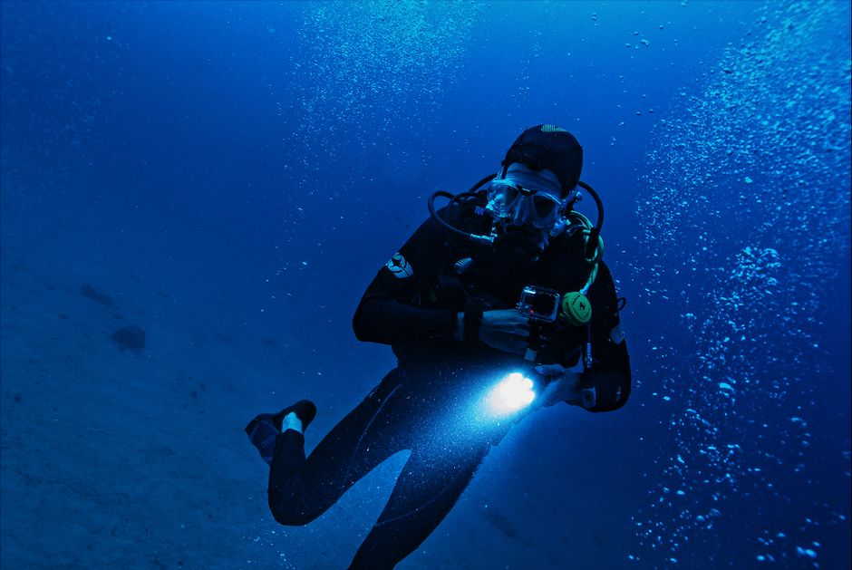 How We Evaluated These Diving Torches