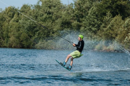 Water Ski vs Wakeboard: Key Differences Explained