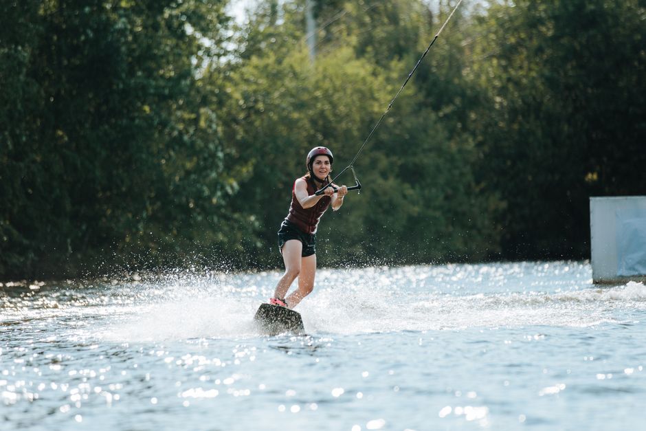 Comparison Table: Water Ski vs Wakeboard