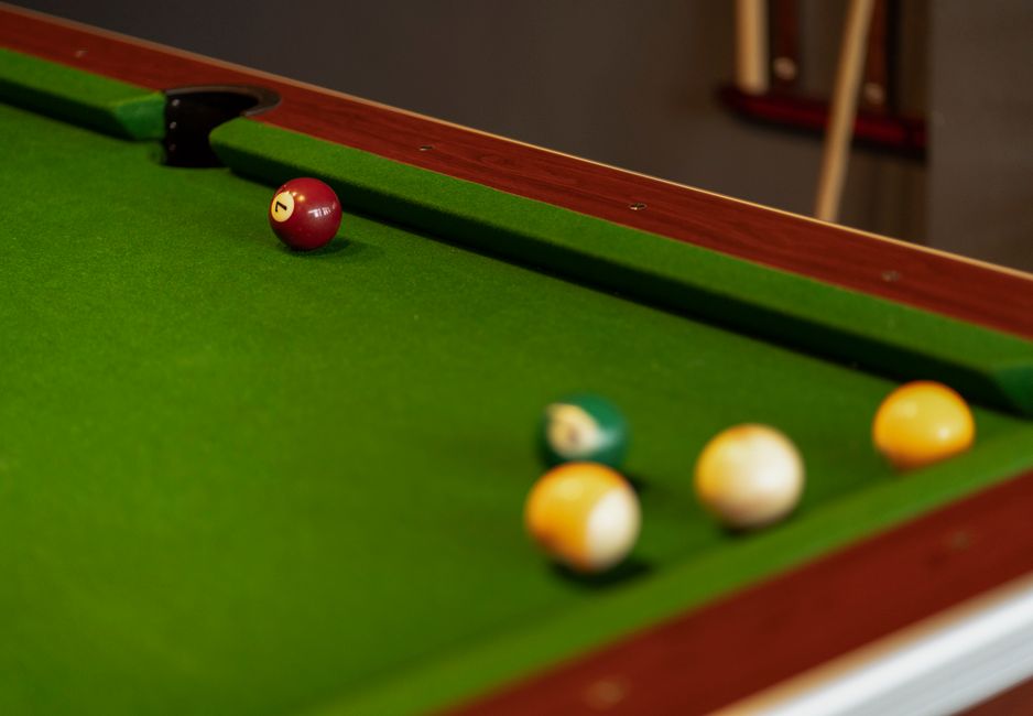 Best Snooker Table Brands for Commercial Use in 2025