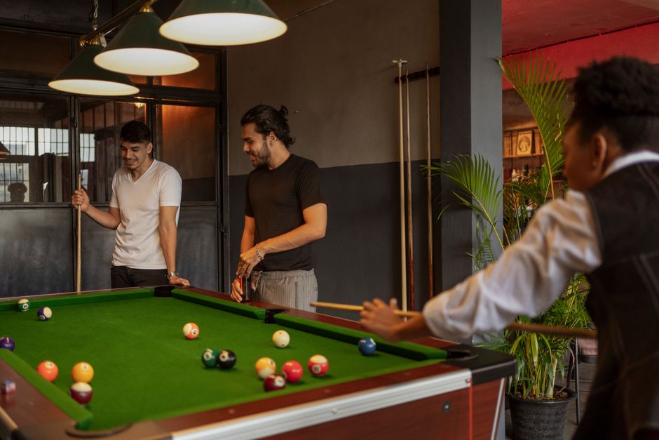 What Makes a Snooker Table Suitable for Commercial Use?