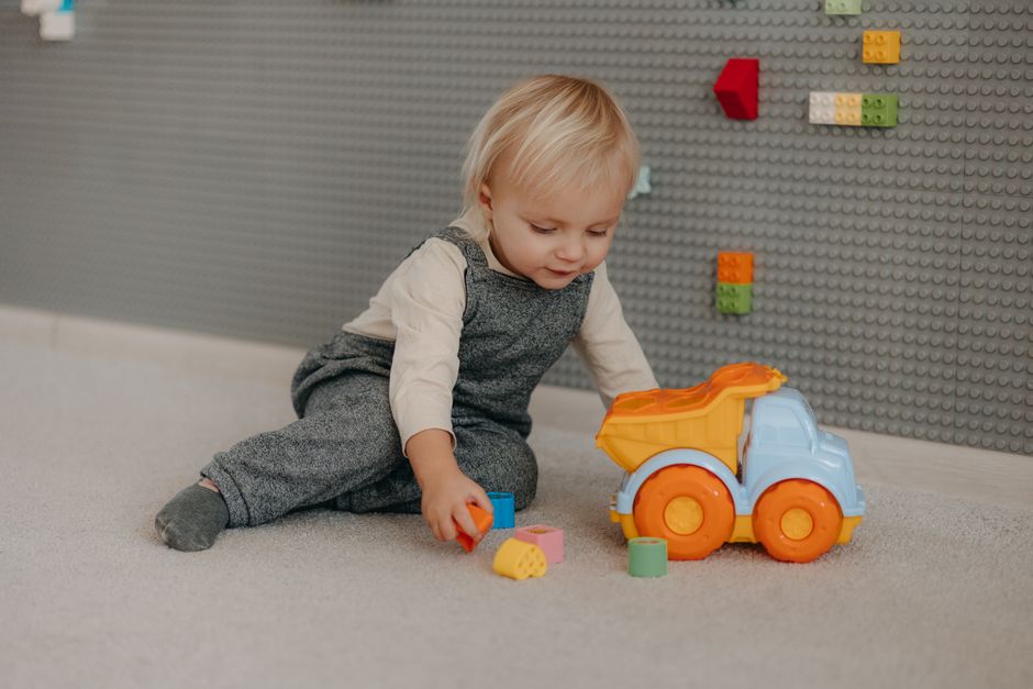 What Makes a Toy Good for Speech Development?