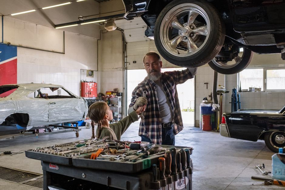 1. Why Your Small Garage Workshop Needs the Right Workbench