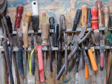 How to Organize Your Garage Tools Efficiently