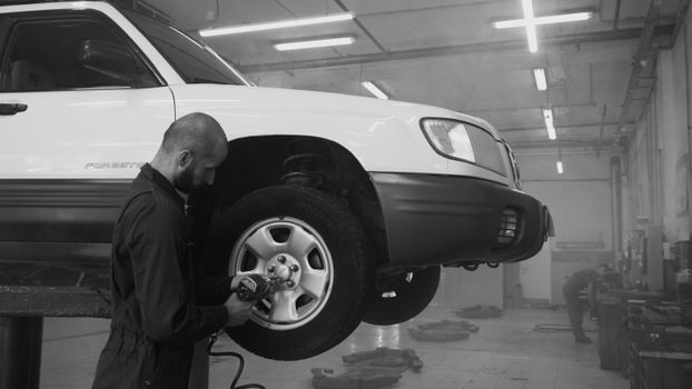 Best Impact Wrenches for Automotive Work (2024 Guide)