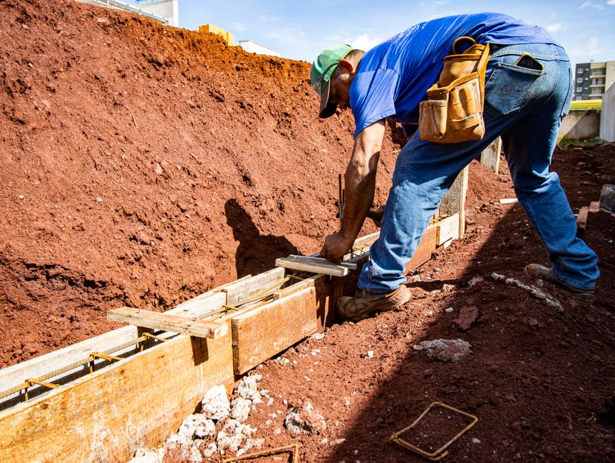 2. DeWalt – Jobsite Toughness and Range