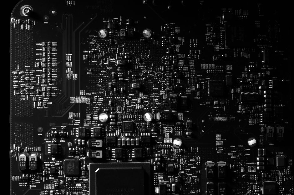 3. STMicroelectronics: Advanced MEMS Sensors for Wearables