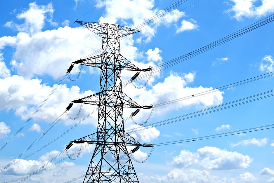 AC vs DC Power Transmission Efficiency Compared