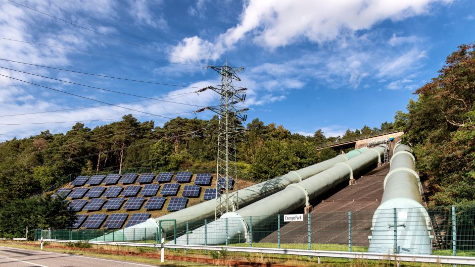 Integrating Renewables Into the Transmission Grid