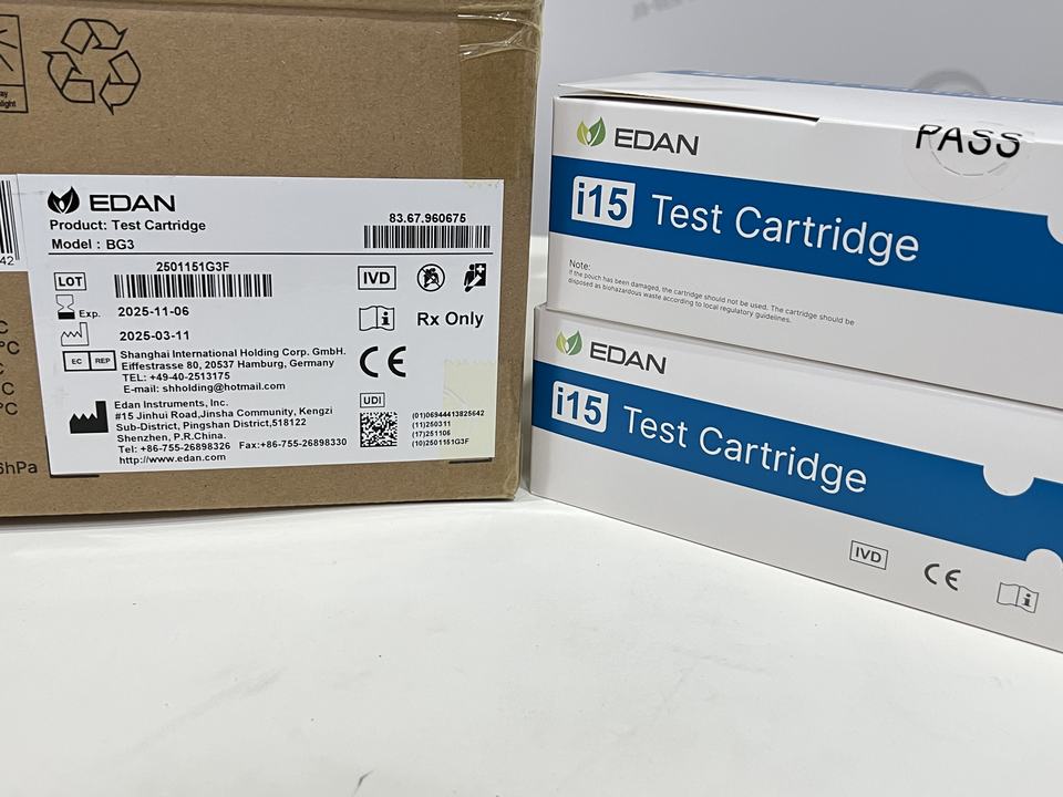 EDAN i15 Portable Blood Gas Chemistry Analyzer with Touch Screen & Test Cartridges