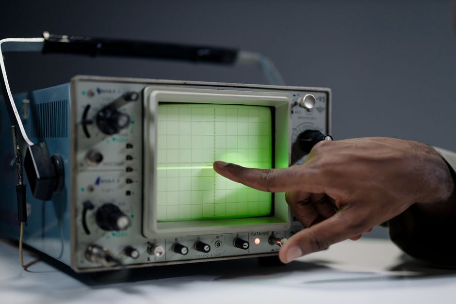 1. Next-Generation True-RMS Digital Multimeters