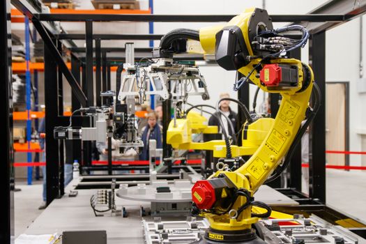 Top Robotic Palletizing Systems Reviewed 2025