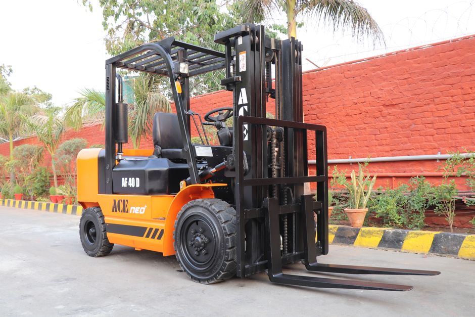 Types of Cold Storage Material Handling Equipment