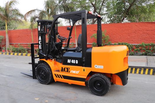 Used Material Handling Equipment: Buying Tips Guide