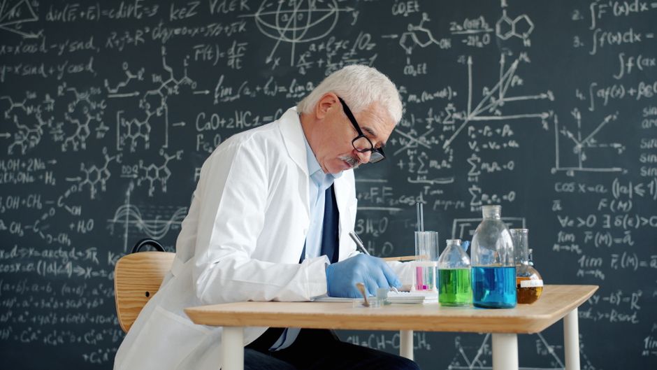 Why CAS Numbers Matter in Chemical Sourcing