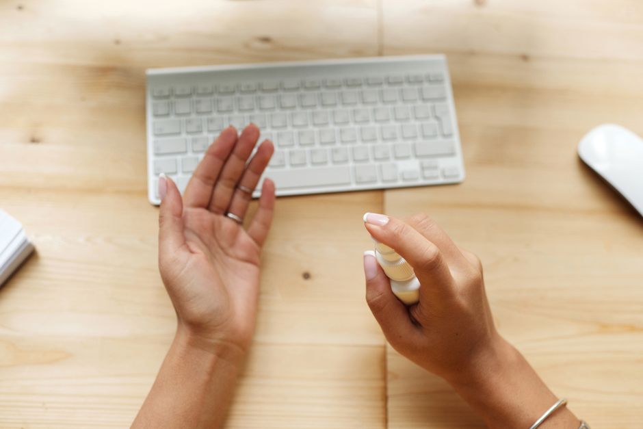 Disinfectant Spray vs Wipes for Offices: Which Works Better?