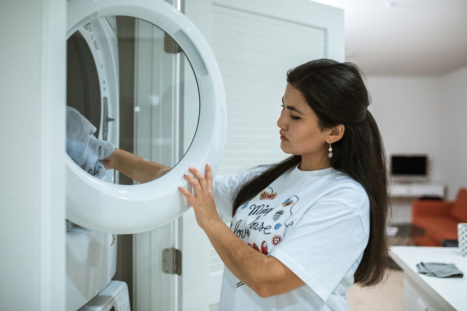 Dry Clean vs Machine Wash Curtains: Which Is Safe?