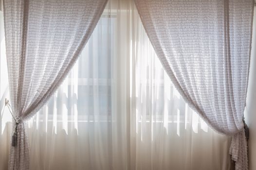 How Long Should Fabric Curtains Be? Length Guide