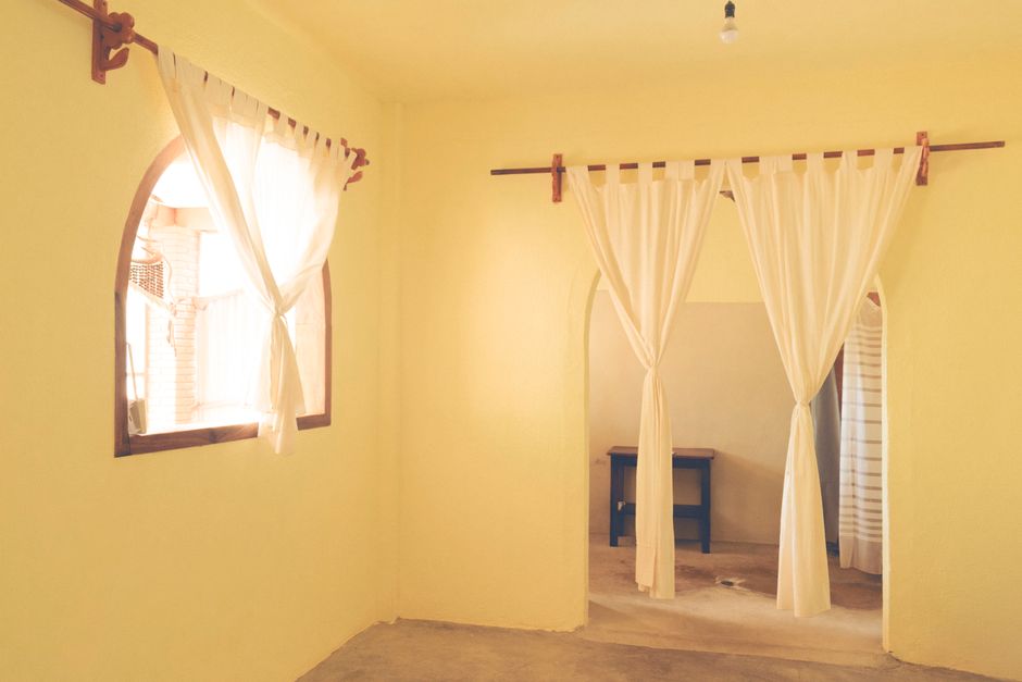 Why Choose No-Drill Curtain Hanging?