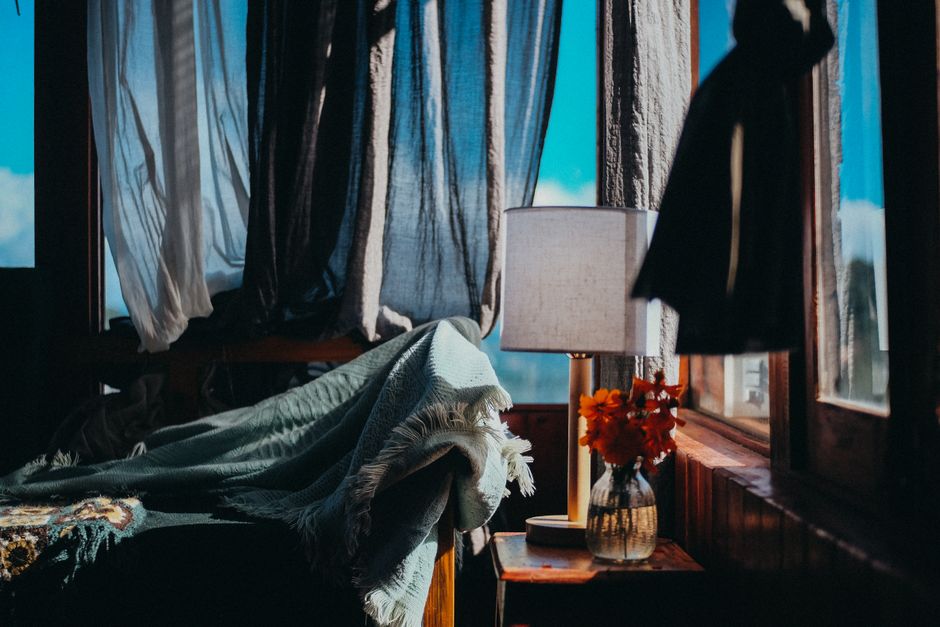Cotton vs Polyester Curtains for Heat Insulation
