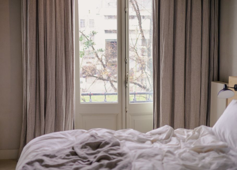Quick Comparison: Cotton vs Polyester Curtains
