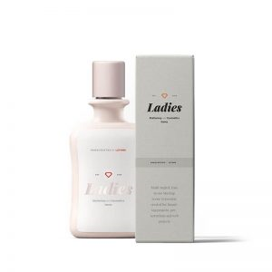 Eight-piece hydrating cosmetic set